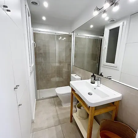 Roca Fornells, Carrer Major F39 アパート フォルネイス